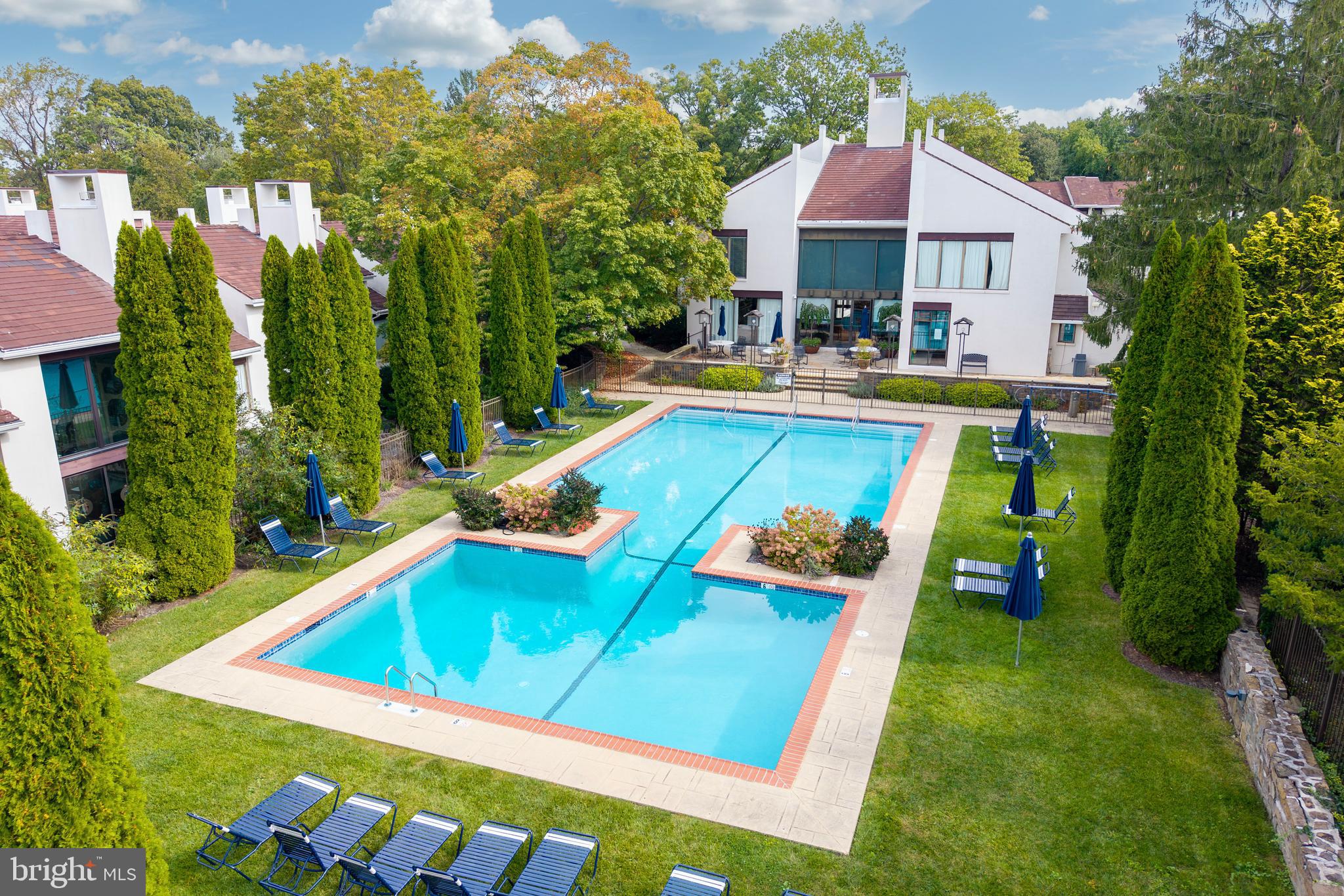 2 Ile Dhuyere, Unit 2 Devon, PA 19333 - Photo 56 of 56 Pool