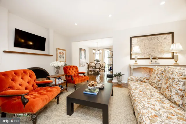 $525,000 | 2 Ile Dhuyere, Unit 2, Devon, PA 19333