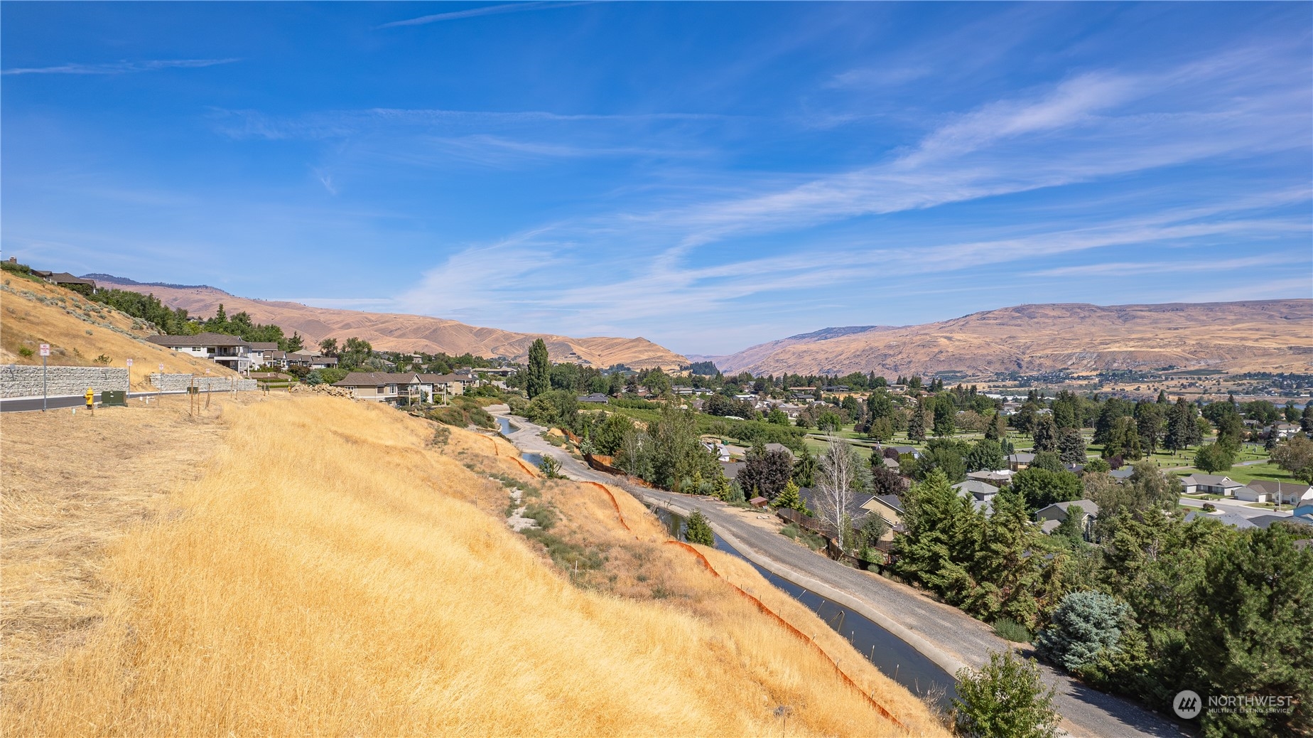 1837 Broadway Place Wenatchee, WA 98801 - Photo 4 of 10 a view of a city