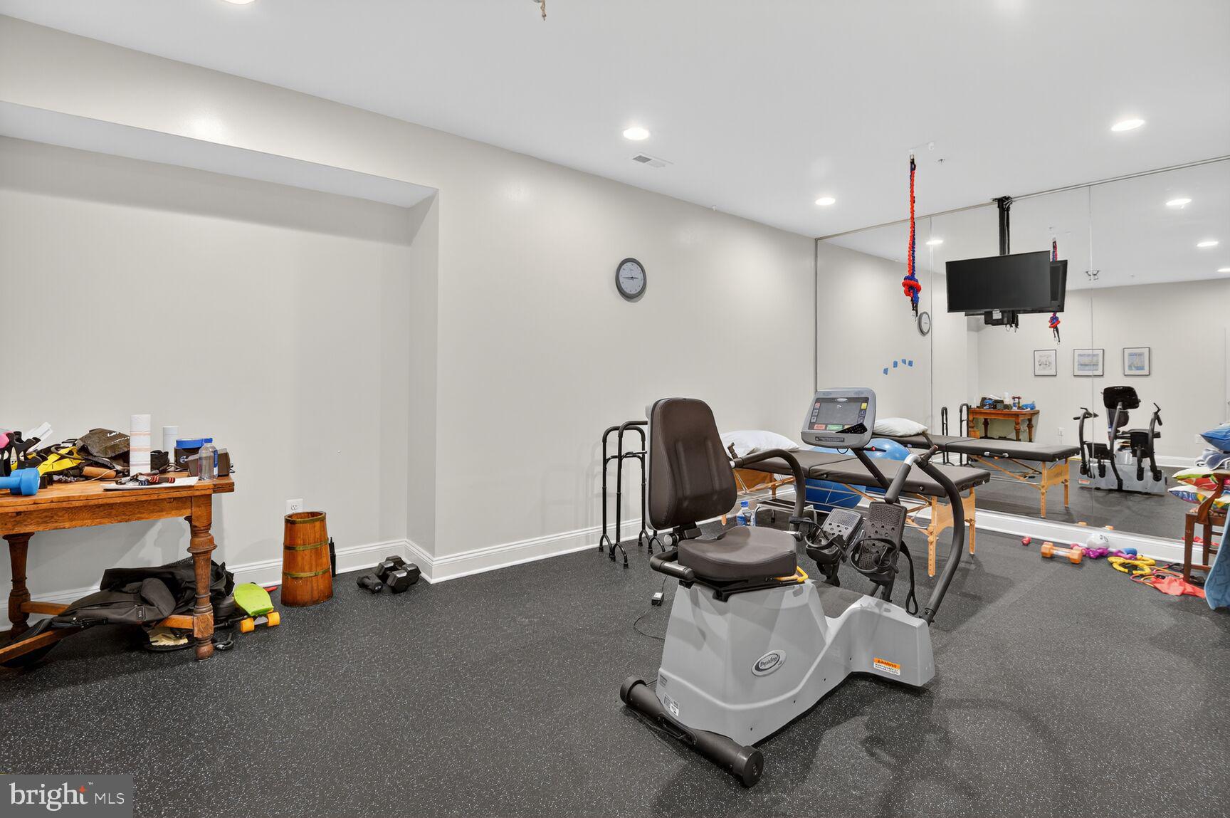 5500 Lambeth Road Bethesda, MD 20814 - Photo 25 of 54