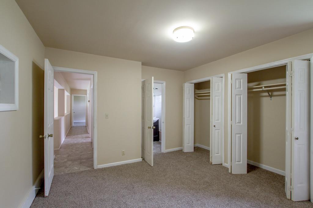 4314 Kinneys Road Springfield, TN 37172 - Photo 18 of 28 an empty room with closet and a bathroom