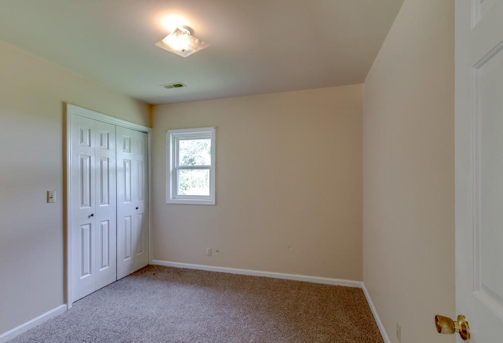 4314 Kinneys Road Springfield, TN 37172 - Photo 20 of 28 an empty room with a window