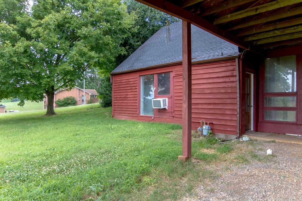 4314 Kinneys Road Springfield, TN 37172 - Photo 3 of 28 a view of a back yard of the house