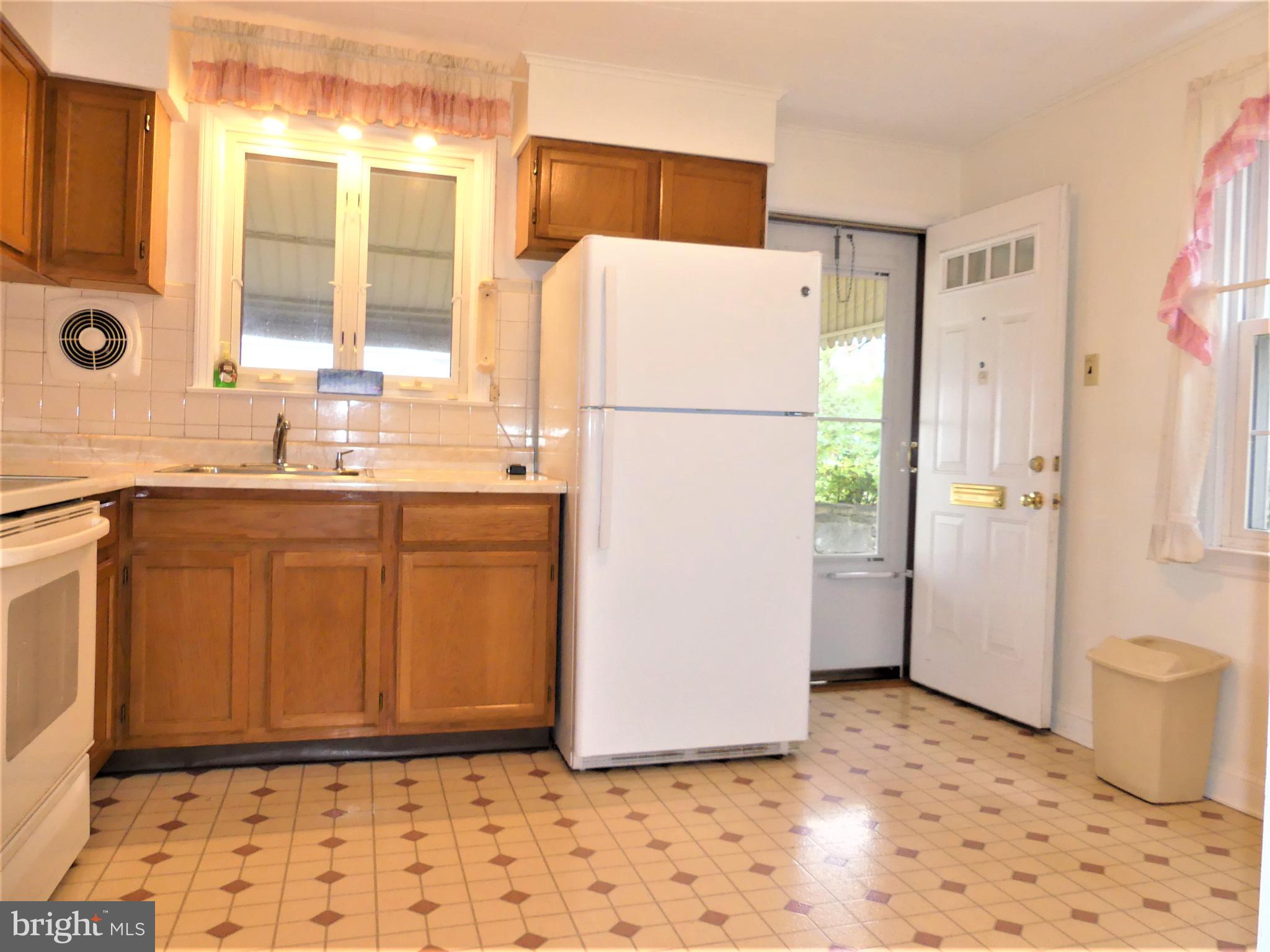 1301 Center Road Drexel Hill, PA 19026 - Photo 5 of 27