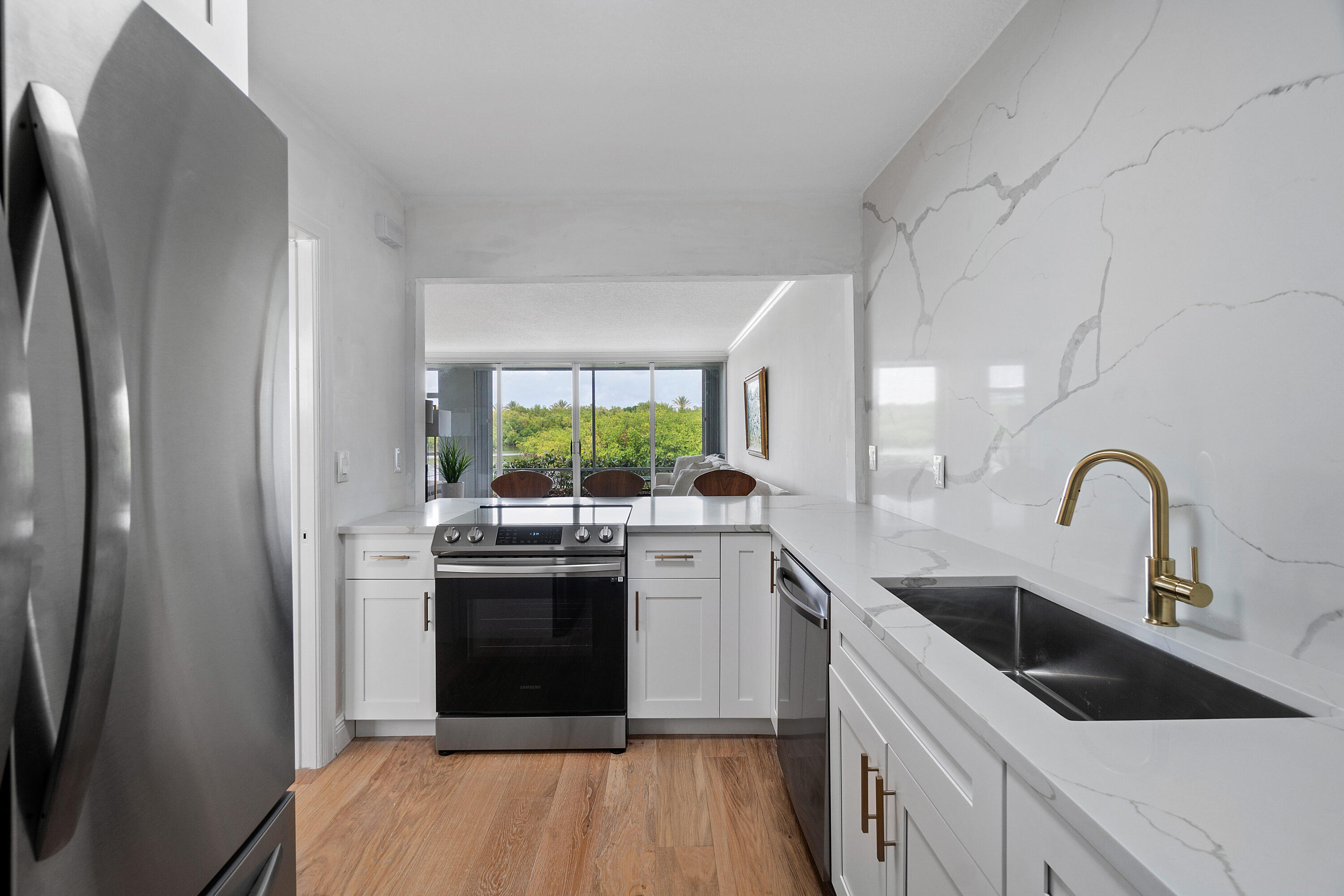 2195 Ibis Isle Road, Unit 3 Palm Beach, FL 33480 - Photo 11 of 33 kitchen
