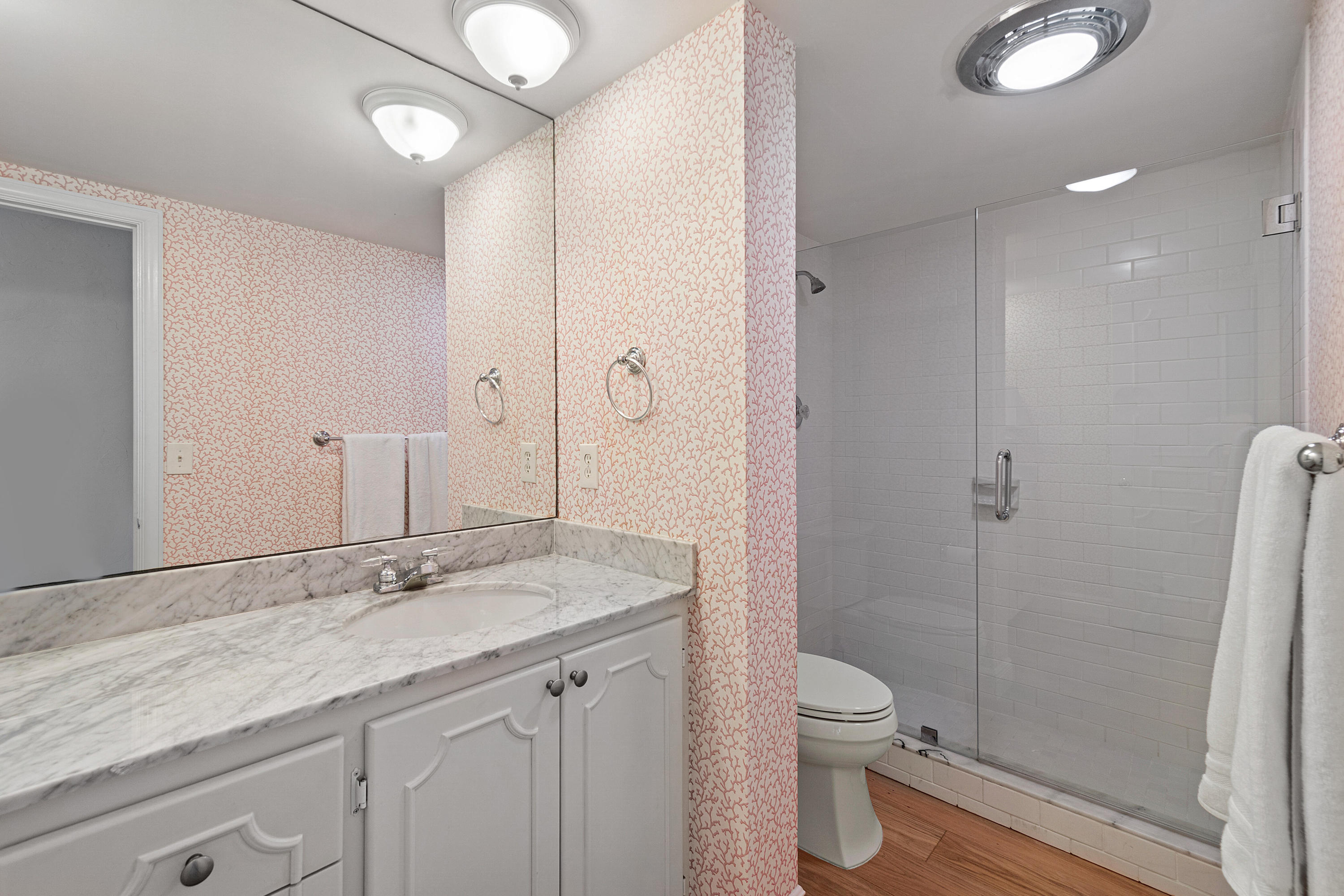 2195 Ibis Isle Road, Unit 3 Palm Beach, FL 33480 - Photo 16 of 33 guest bath