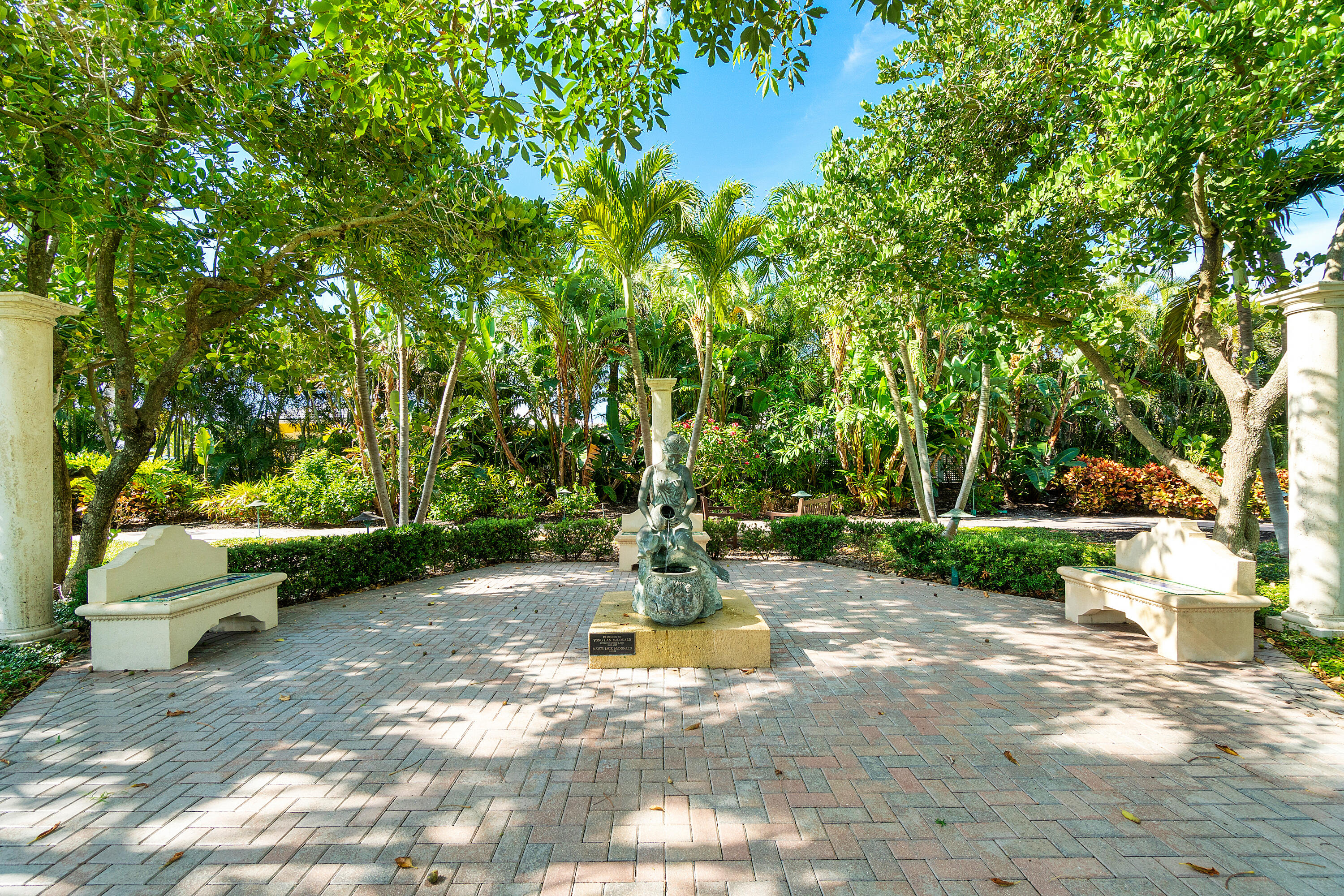 2195 Ibis Isle Road, Unit 3 Palm Beach, FL 33480 - Photo 26 of 33 green space