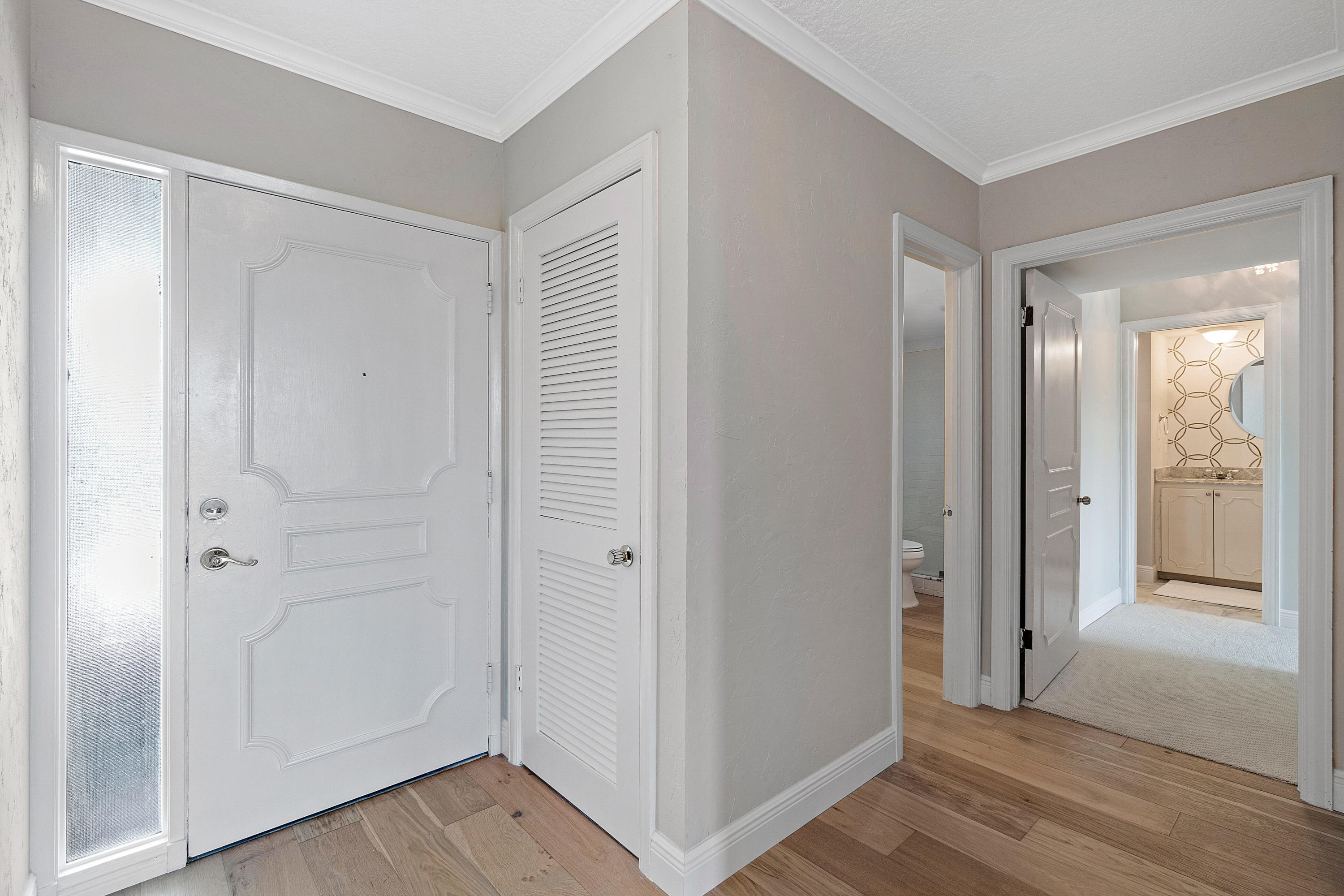 2195 Ibis Isle Road, Unit 3 Palm Beach, FL 33480 - Photo 3 of 33 entry hall