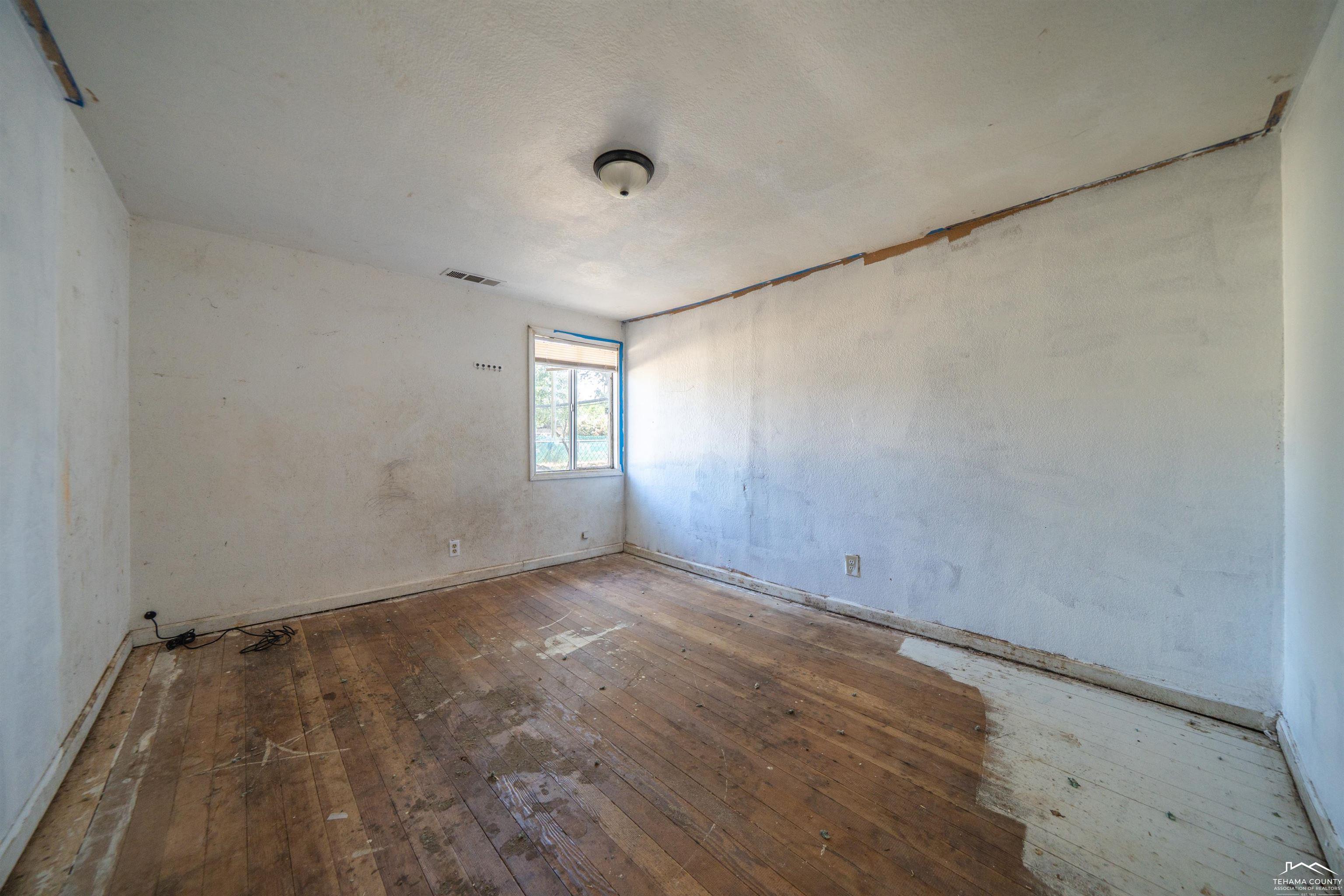 2631 Irwin Road Redding, CA 96002 - Photo 9 of 22