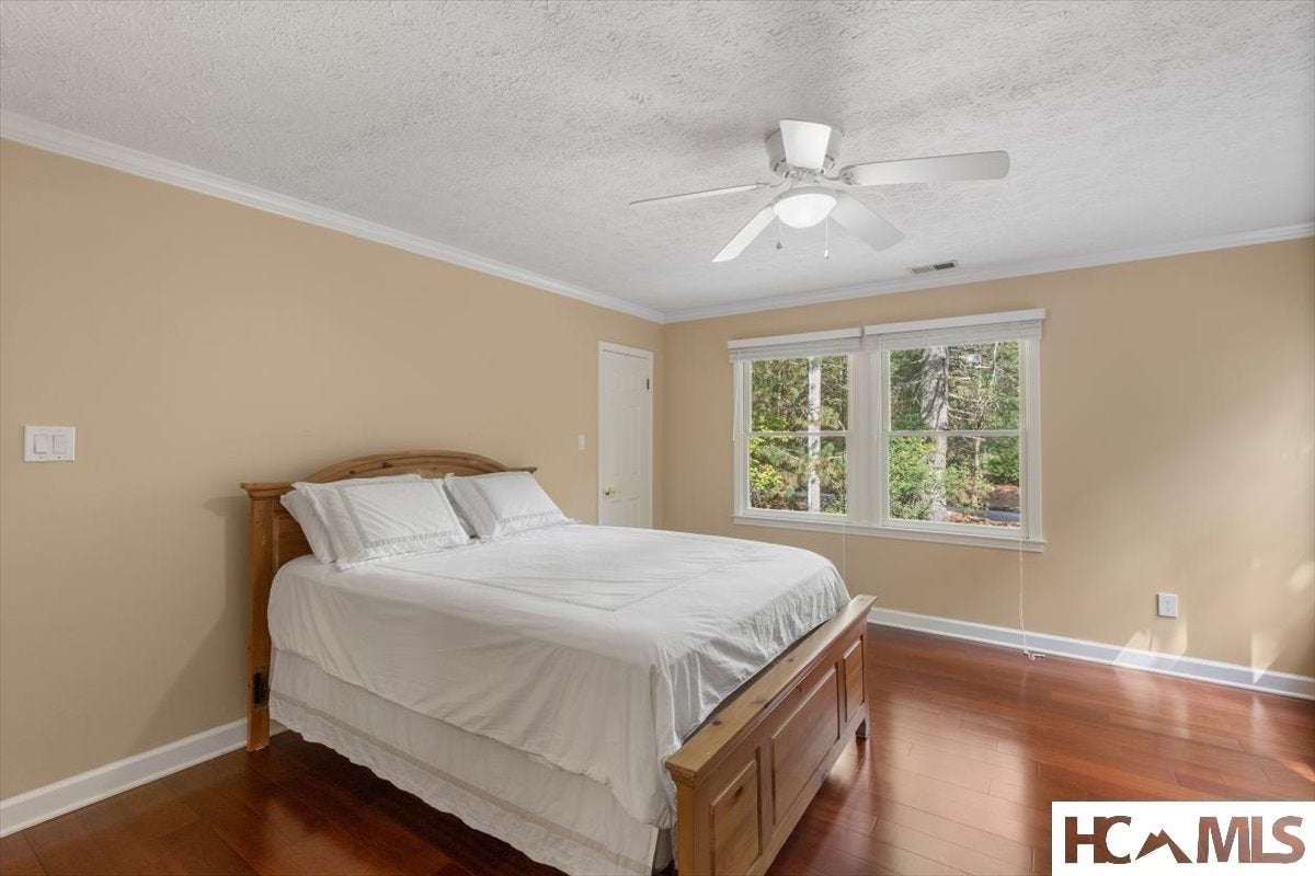 341 Trays Island Road Sapphire, NC 28774 - Photo 46 of 64 Gallery Image 46