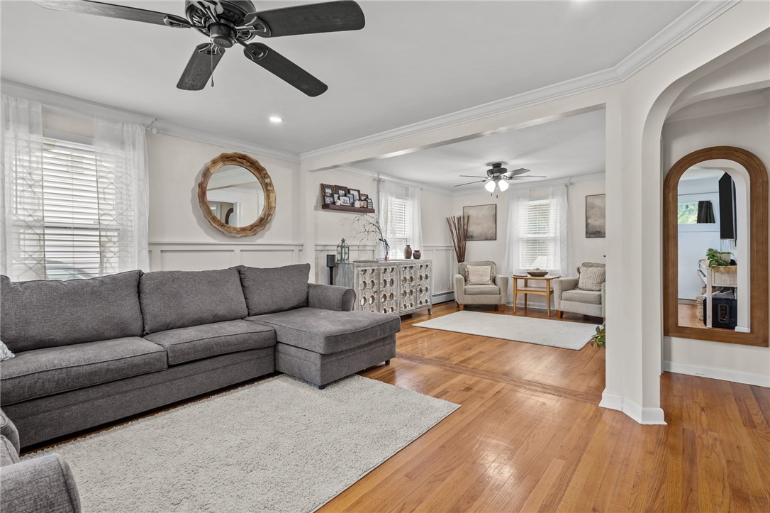 33 Fairhaven Road Cumberland, RI 02864 - Photo 4 of 36 Living room