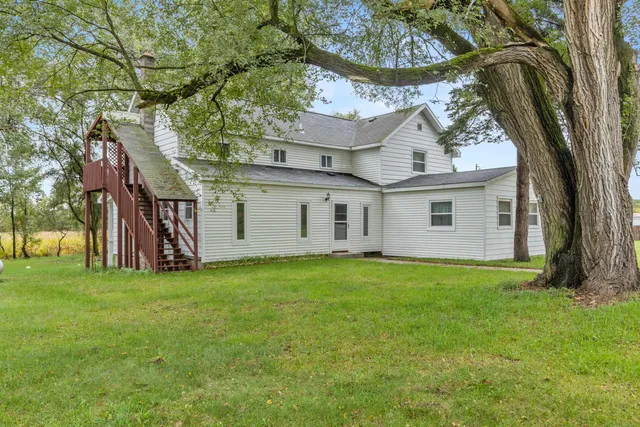 $299,900 | 13664 Wabasis Avenue Northeast, Cedar Springs, MI 49319