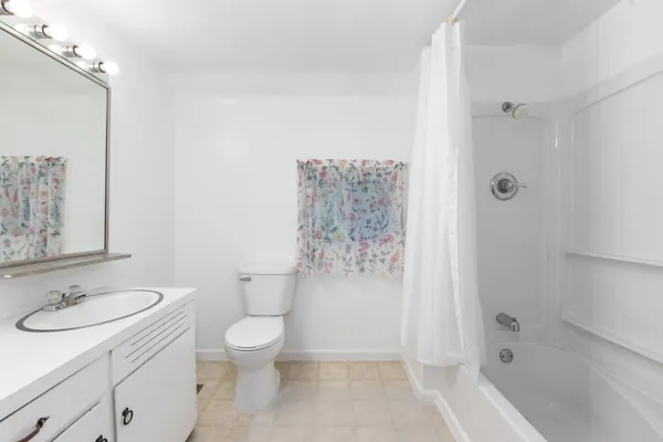 $299,900 | 13664 Wabasis Avenue Northeast, Cedar Springs, MI 49319