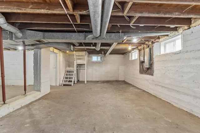 $299,900 | 13664 Wabasis Avenue Northeast, Cedar Springs, MI 49319