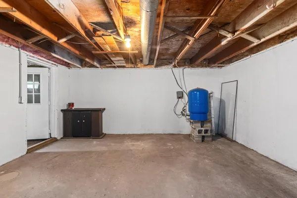 $299,900 | 13664 Wabasis Avenue Northeast, Cedar Springs, MI 49319