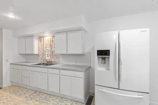 $299,900 | 13664 Wabasis Avenue Northeast, Cedar Springs, MI 49319