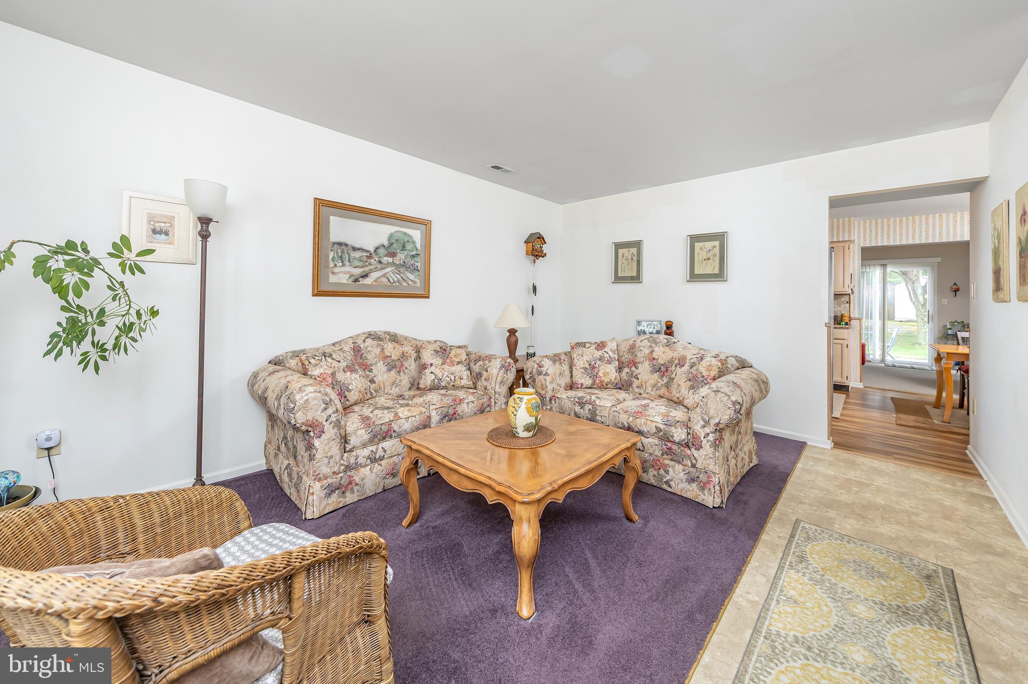 119 Crosley Drive Atco, NJ 08004 - Photo 2 of 18 Living Room