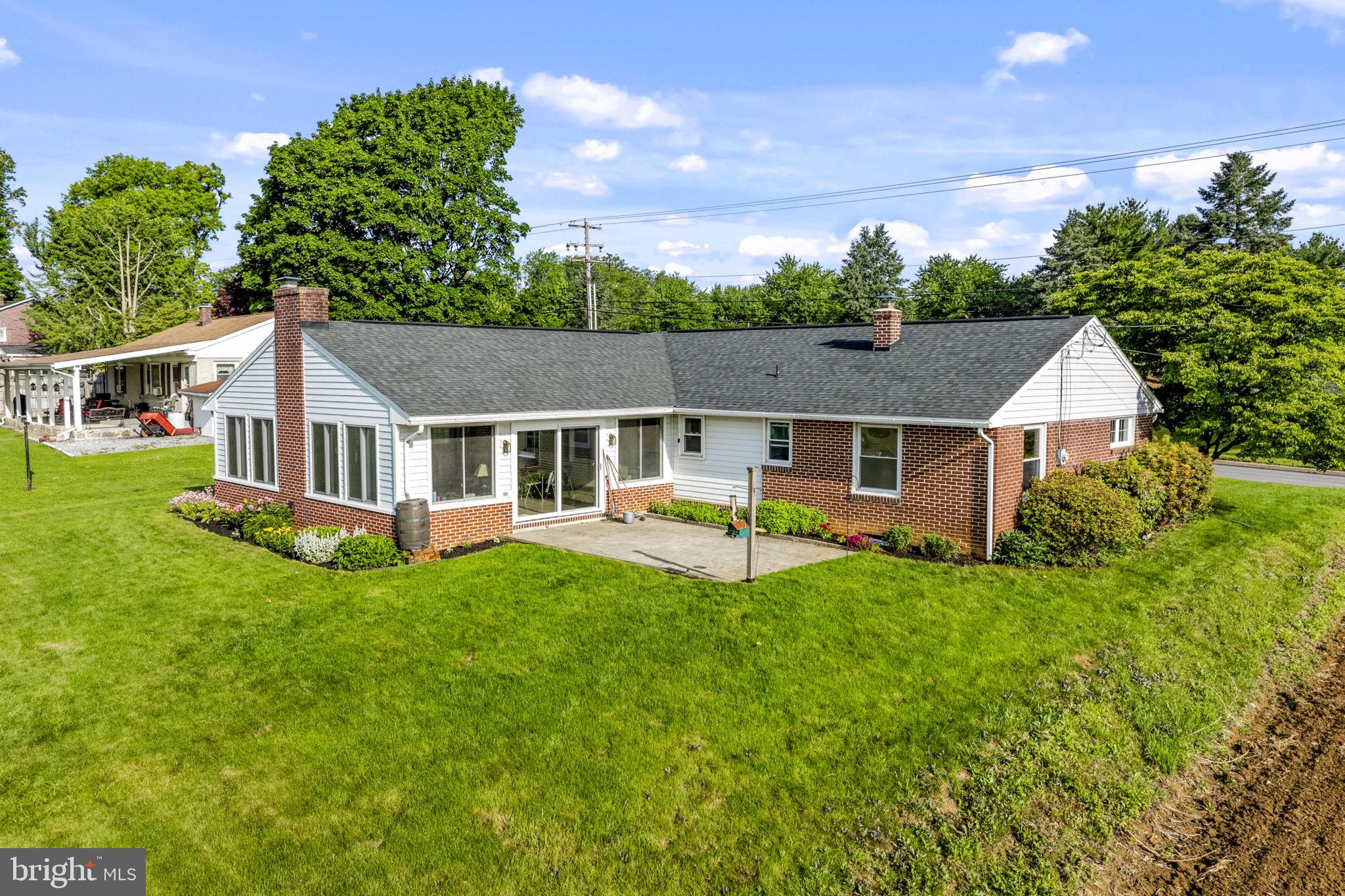 2136 Hobson Road Lancaster, PA 17602 - Photo 9 of 52