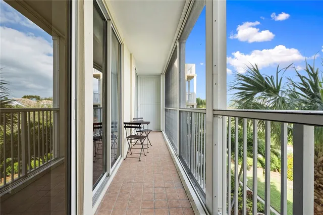 $1,100,000 | 8865 West Orchid Island Circle, Unit 207, Vero Beach, FL 32963