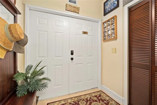 $1,100,000 | 8865 West Orchid Island Circle, Unit 207, Vero Beach, FL 32963