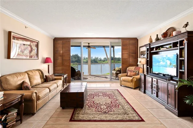 $1,100,000 | 8865 West Orchid Island Circle, Unit 207, Vero Beach, FL 32963