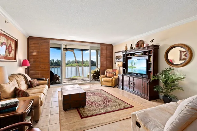 $1,100,000 | 8865 West Orchid Island Circle, Unit 207, Vero Beach, FL 32963
