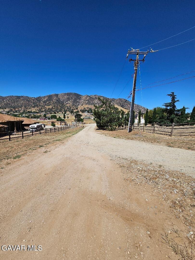 Fallen Leaf Tehachapi, CA 93561 - Photo 5 of 9 view of road looking down