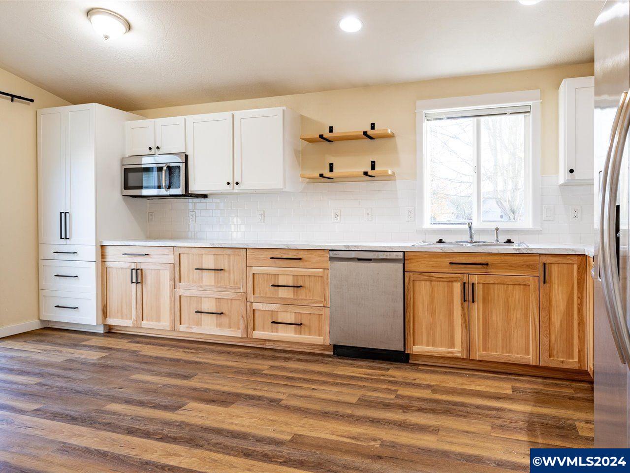 821 Northeast Trinity Street Albany, OR 97322 - Photo 8 of 21 Gallery Image 8