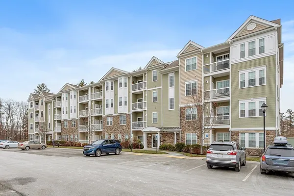 $496,100 | 200 Martins Landing, Unit 102, North Reading, MA 01864