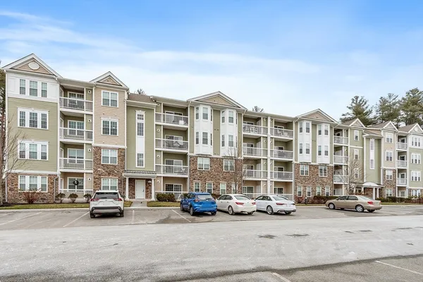 $496,100 | 200 Martins Landing, Unit 102, North Reading, MA 01864