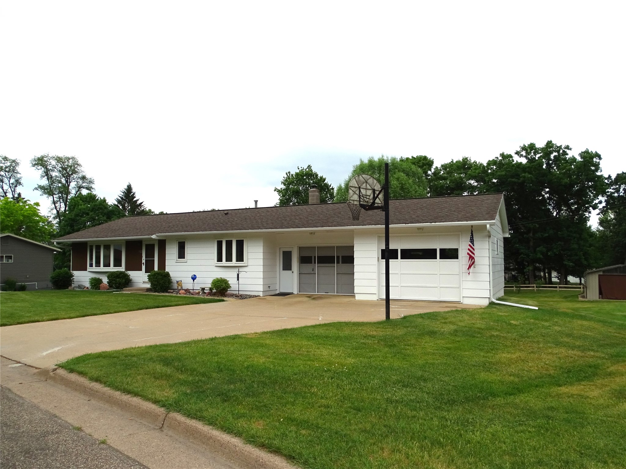 922 Auth Street Durand, WI 54736 - Photo 3 of 40