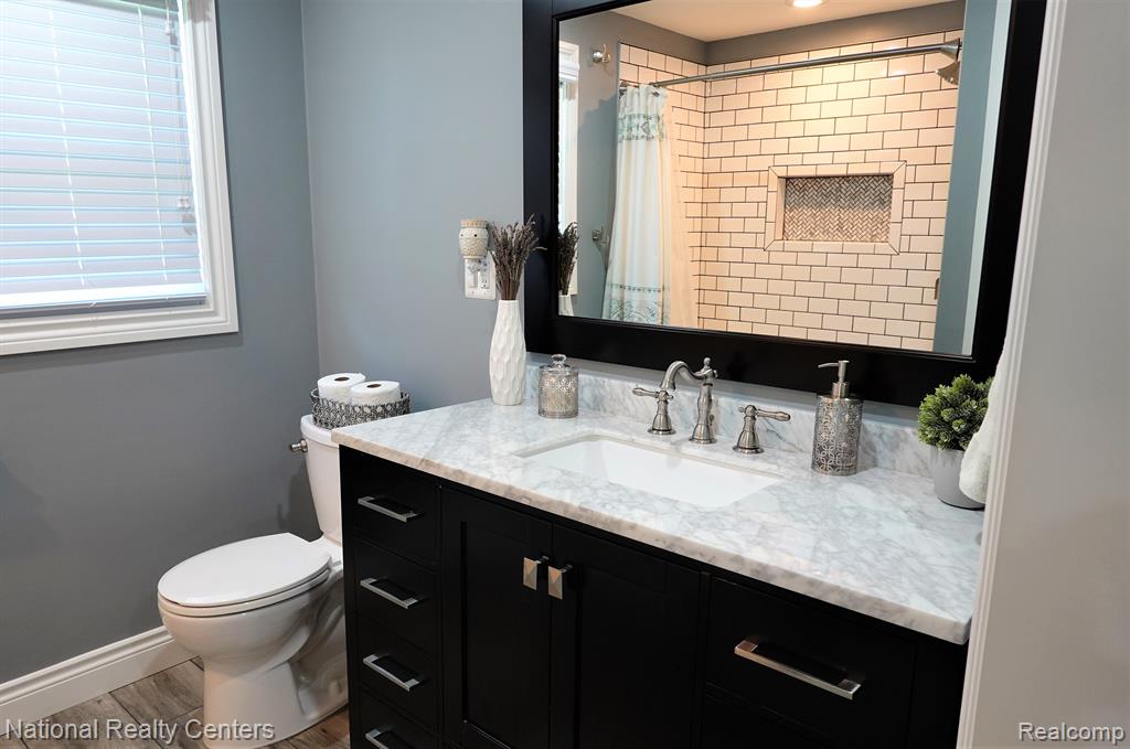 32308 Red Clover Road Farmington Hills, MI 48334 - Photo 28 of 37