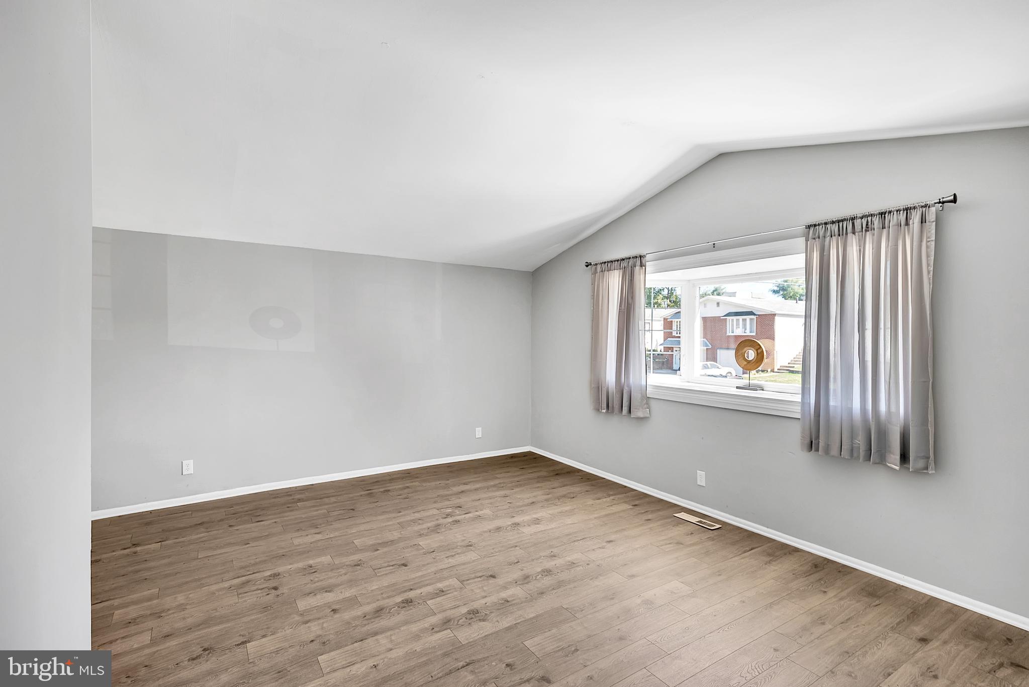 3652 Chesterfield Road Philadelphia, PA 19114 - Photo 6 of 30 Gallery Image 6