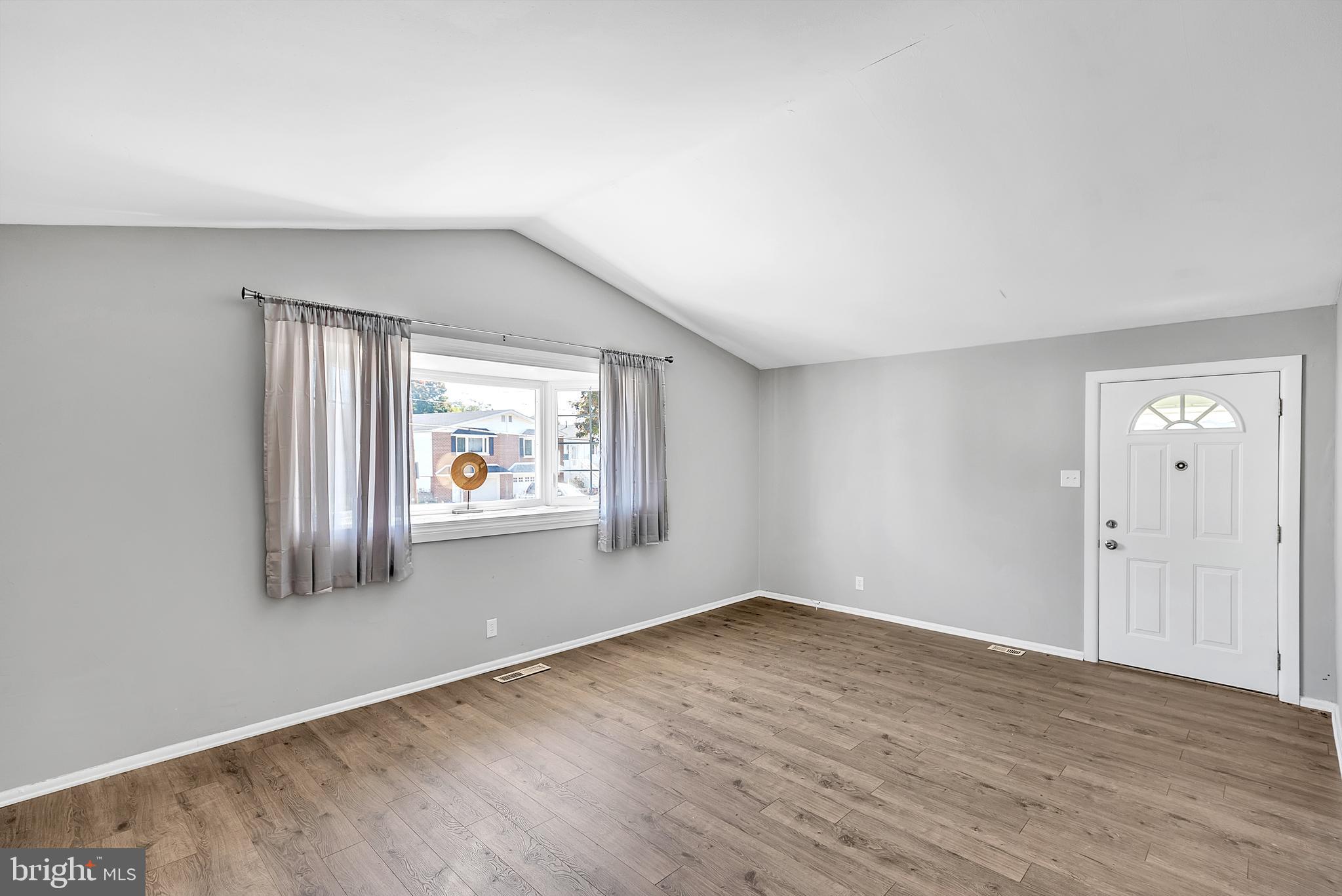 3652 Chesterfield Road Philadelphia, PA 19114 - Photo 7 of 30 Gallery Image 7
