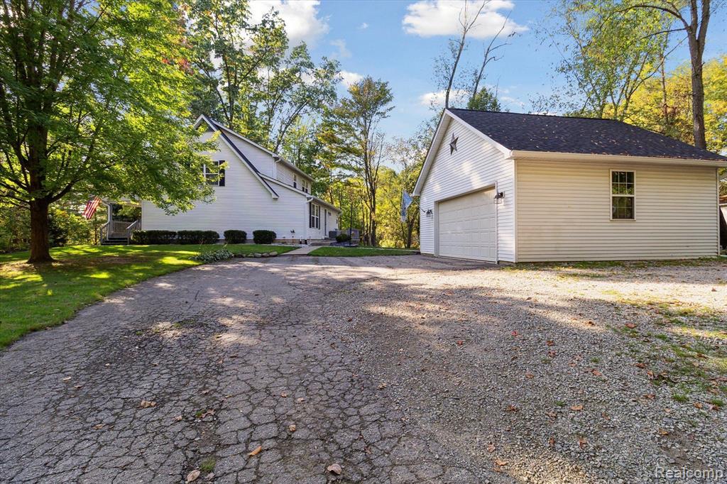 1781 Gulley Road Howell, MI 48843 - Photo 49 of 58