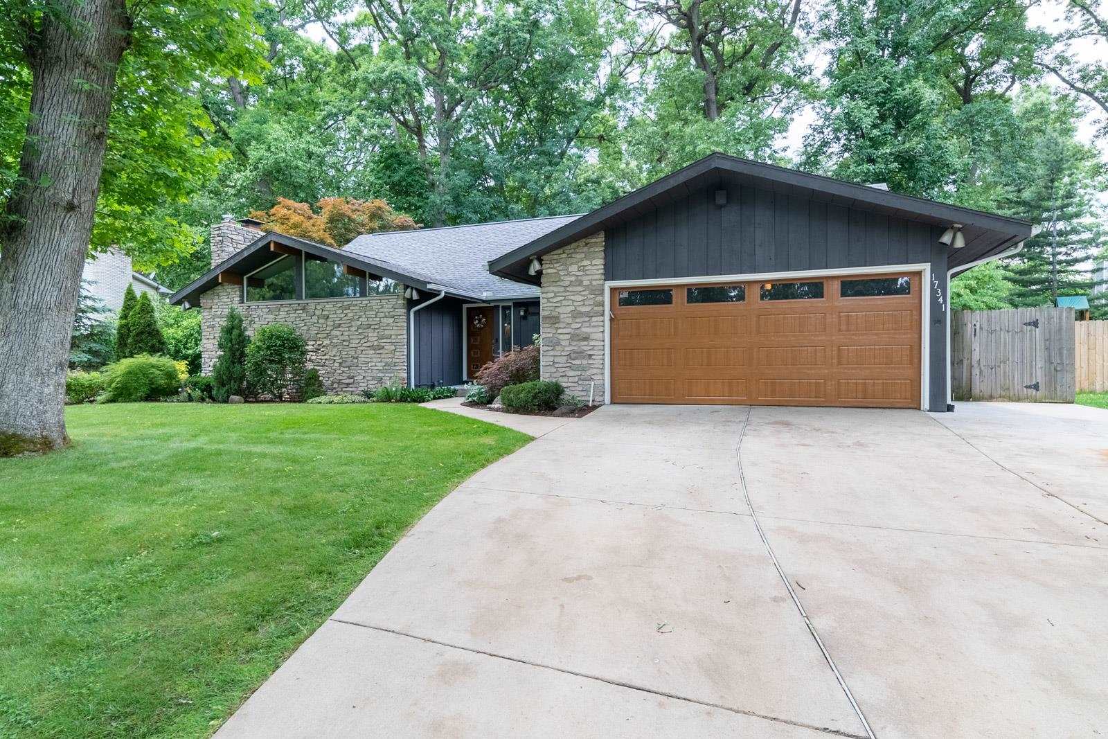 17341 Darden Road South Bend, IN 46635 - Photo 2 of 34 Gallery Image 2