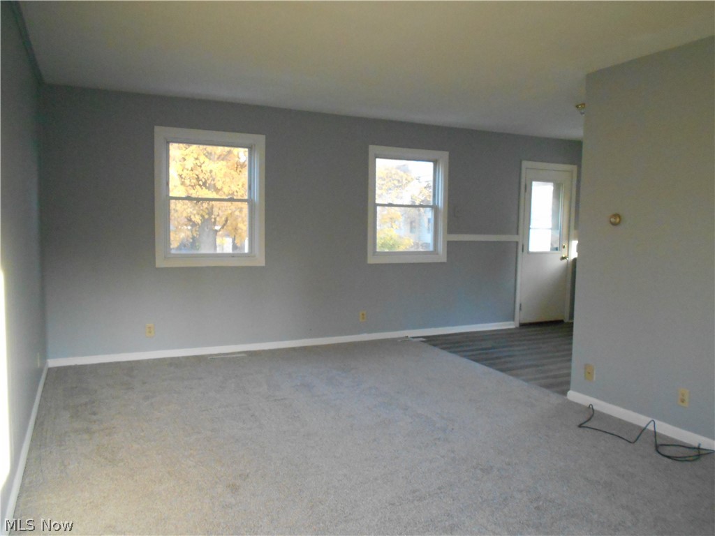 5306 Reed Avenue Ashtabula, OH 44004 - Photo 8 of 13 Living Room