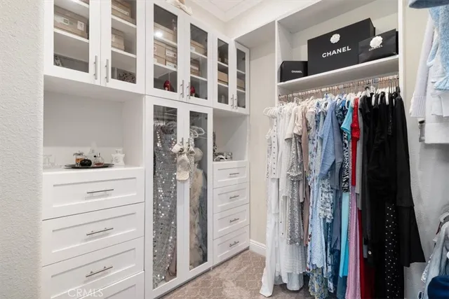 $2,695,000 | 5342 Kenilworth Drive, Huntington Beach, CA 92649