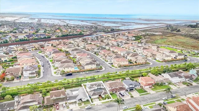 $2,695,000 | 5342 Kenilworth Drive, Huntington Beach, CA 92649