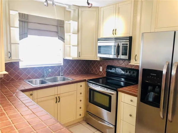 $1,900 | 137 Farnham F, Unit 137, Deerfield Beach, FL 33442