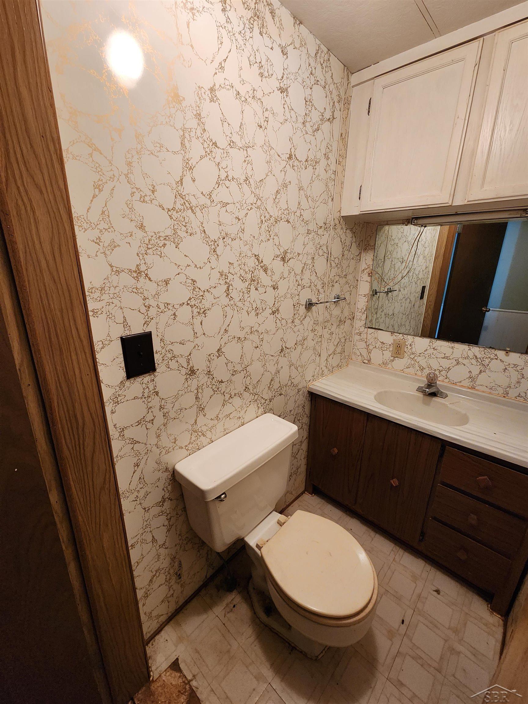 7275 Northeast County Line Road Merrill, MI 48637 - Photo 15 of 34