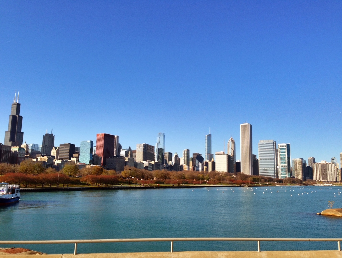 853 West Carmen Avenue, Unit 2D Chicago, IL 60640 - Photo 20 of 22 a view of a city with tall buildings