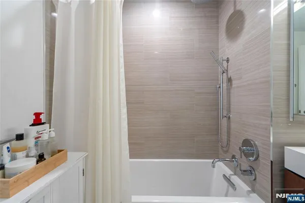 $765,000 | 99 Hudson Street, Unit 2607, Jersey City, NJ 07302