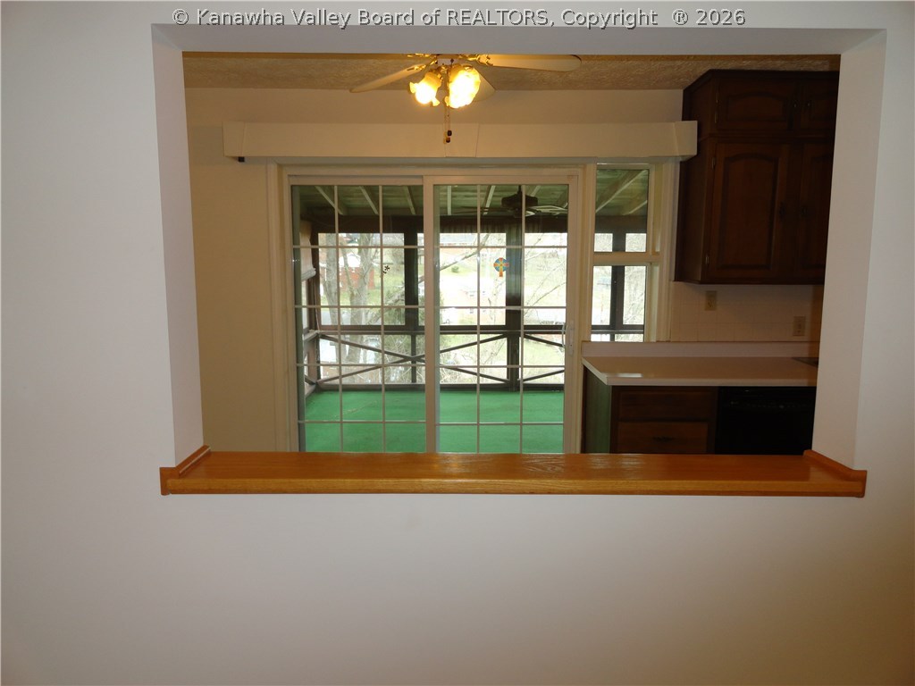 2874 Roseneath Road Huntington, WV 25705 - Photo 9 of 28 Gallery Image 9