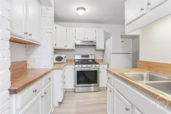 $1,900 | 114 East Jones Street, Unit A, Savannah, GA 31401