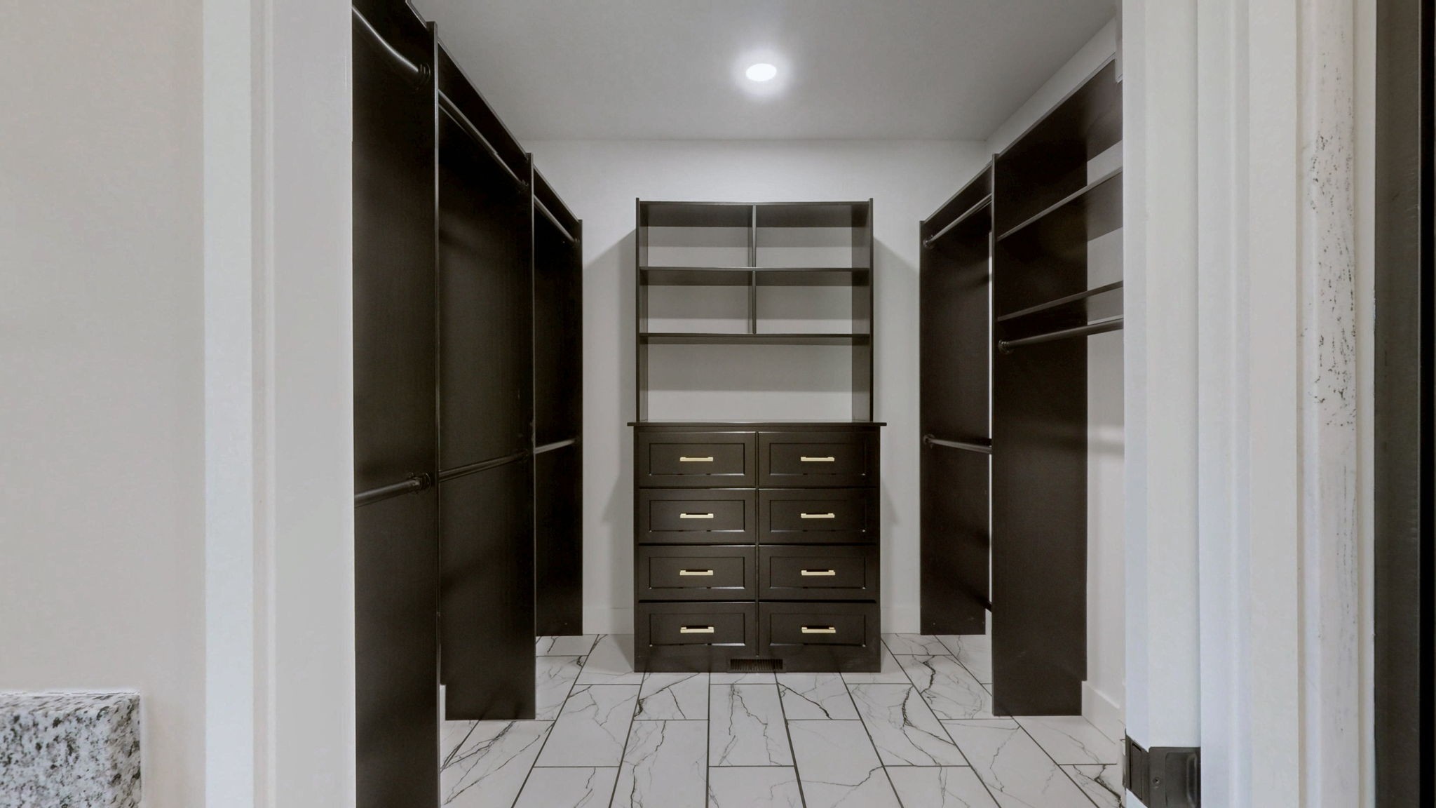 865 Alman Cemetery Road Paris, TN 38242 - Photo 18 of 41 a view of closet area