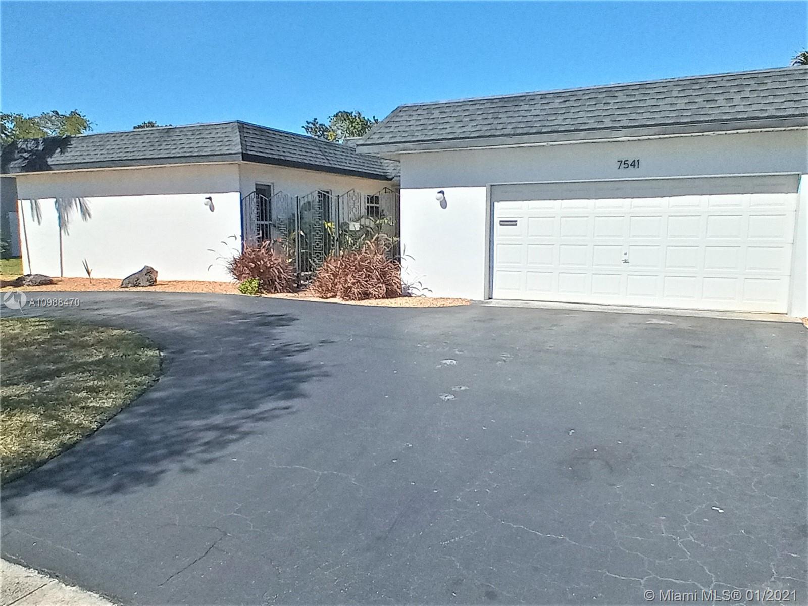 7541 Plantation Road Plantation, FL 33317 - Photo 4 of 66