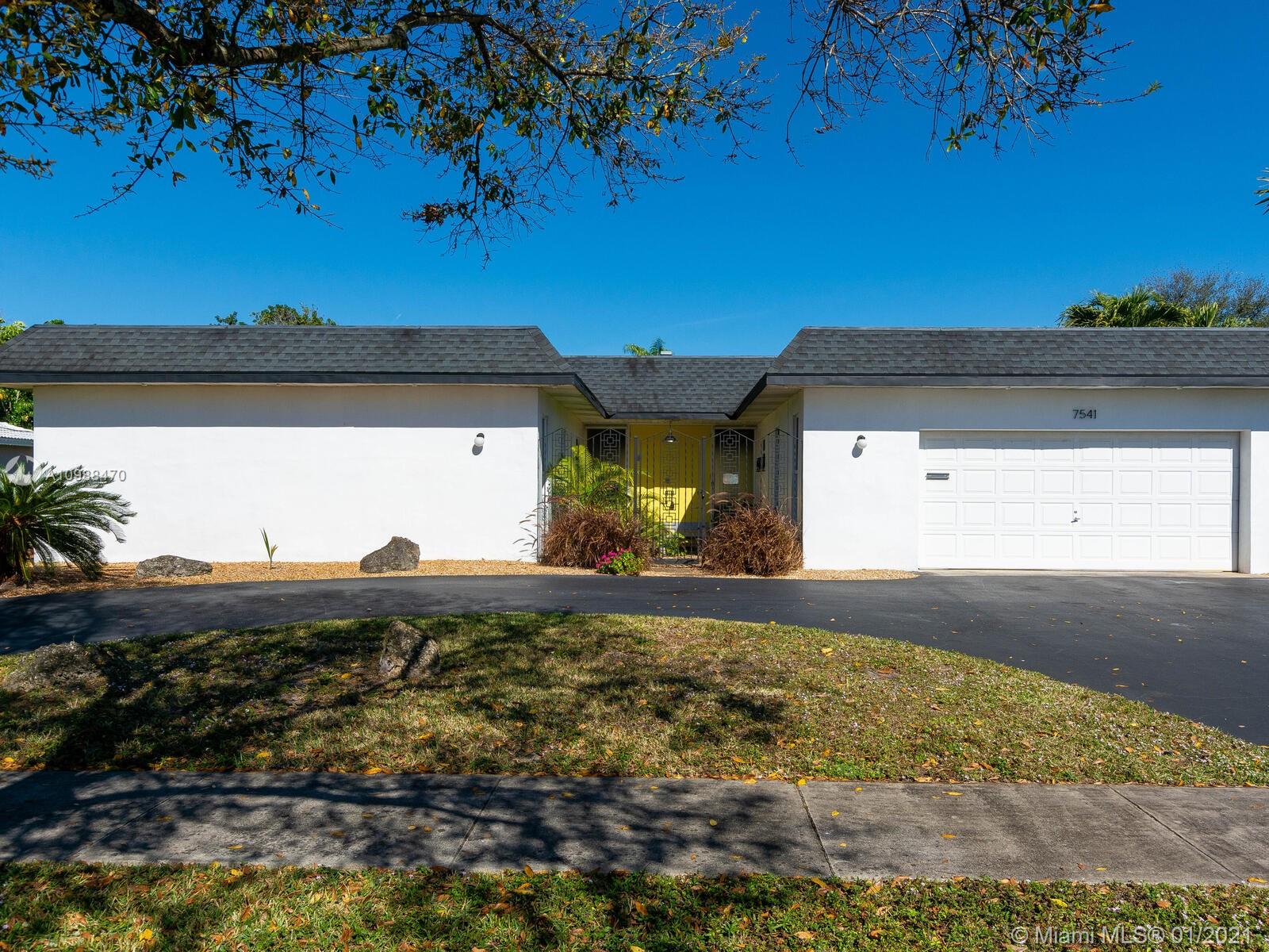 7541 Plantation Road Plantation, FL 33317 - Photo 6 of 66