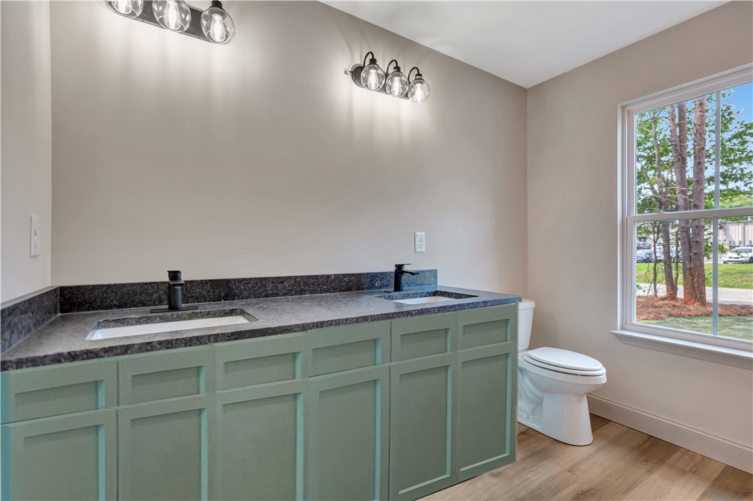 547 Lebanon Road Pendleton, SC 29670 - Photo 17 of 26 Primary bath with walk in shower.