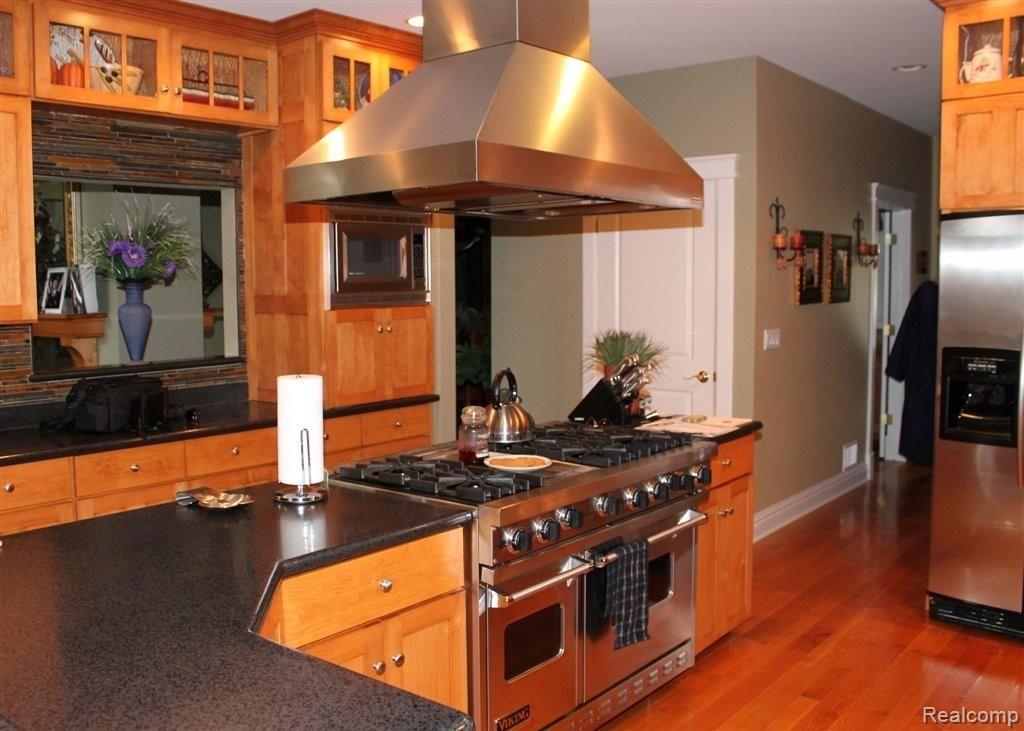 15263 Putt-R Drive Capac, MI 48014 - Photo 3 of 20 Kitchen